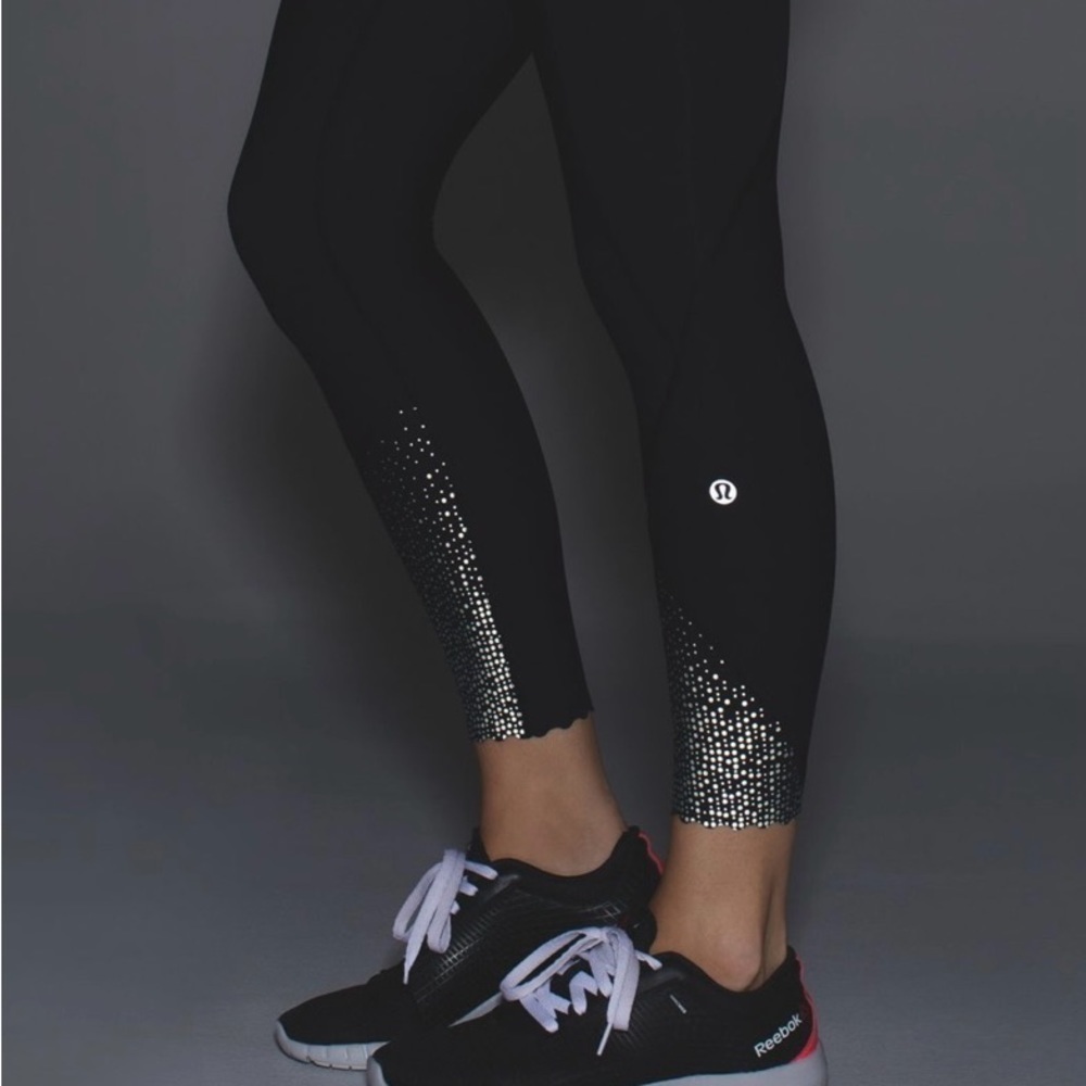 Lululemon black tight stuff tight legging size 6​​​​​